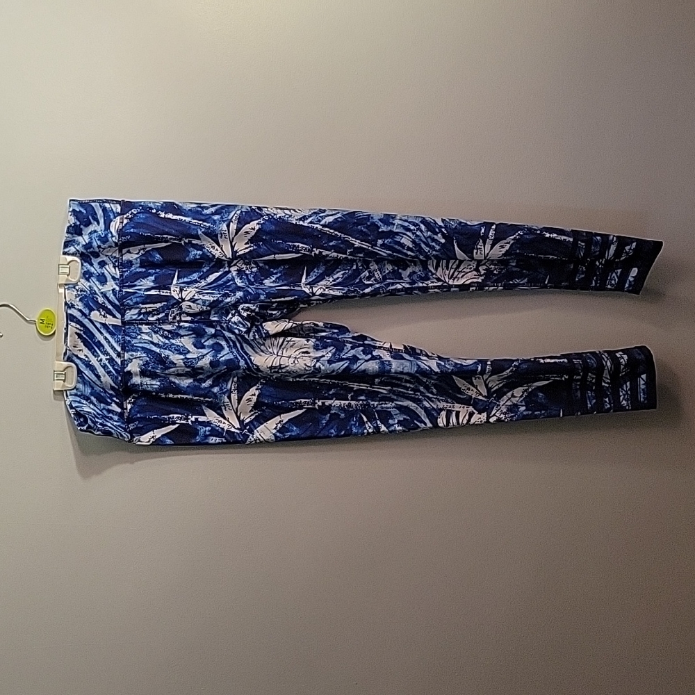 Woman's Active Leggings